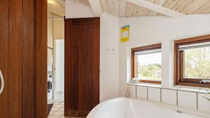 House | Spa treatment - 6 Person Holiday Home in Hjorring (Hjørring)