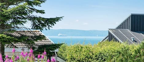 House | Water view