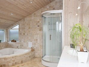 House | Bathroom - 5 Star Holiday Home in Hemmet (Hemmet)
