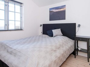 House | 4 bedrooms - 6 Person Holiday Home in Hvide Sande (Hvide Sande)