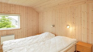 4 bedrooms, cribs/infant beds - Spacious Holiday Homein Falster With Sauna (Vaeggerlose)