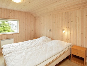 4 bedrooms, cots/infant beds - Spacious Holiday Homein Falster With Sauna (Vaeggerlose)