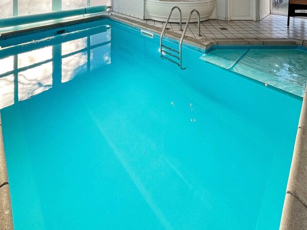 House | Pool