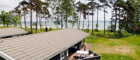 House | Outdoor dining