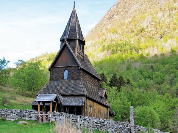 Exterior - 4 Person Holiday Home in Høyheimsvik (Luster)