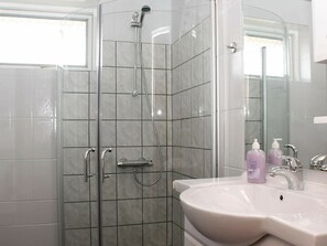 Bathroom - Spacious Holiday Home in Harboøre With Terrace (Harboore)