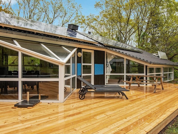 House | Outdoor dining