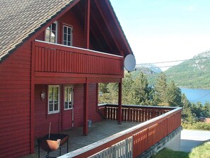 House | Lake view