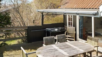 House | Outdoor dining
