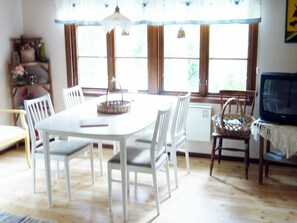 Living room - 4 Person Holiday Home in Bengtsfors (Bengtsfors)