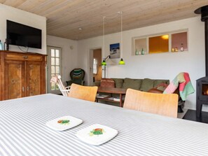 3 bedrooms - 5 Person Holiday Home in Faxe Ladeplads (Faxe Ladeplads)