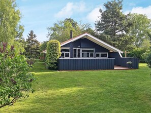 Exterior - Pretty Holiday Home in Nykøbing Sjælland near Sea (Nykobing Sjaelland)