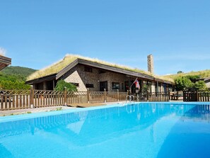 Hus | Basseng | Utendørsbasseng