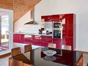 Private kitchen - Holiday Home in EidsvÃ¥g (Molde)