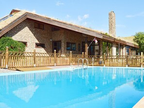 House | Pool | Outdoor pool - Holiday Home in EidsvÃ¥g (Molde)
