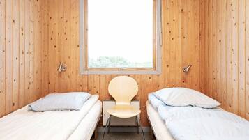 3 bedrooms, individually furnished, cots/infant beds
