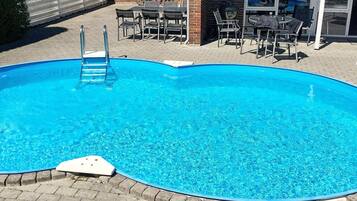 House | Pool