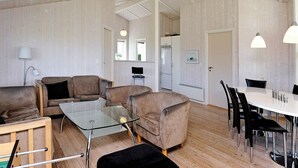 4 kamar tidur dan tempat tidur bayi