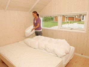 3 Schlafzimmer, Babybetten, individuell eingerichtet