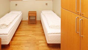 House | 5 bedrooms, individually furnished