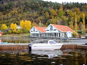 House | Exterior - Holiday Home in Jelsa (Suldal)