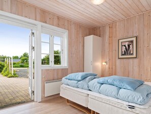 4 bedrooms - 10 Person Holiday Home in Hemmet (Hemmet)