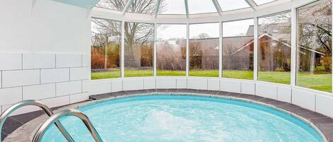 Hus | Pool | Indendørs pool, udendørs pool