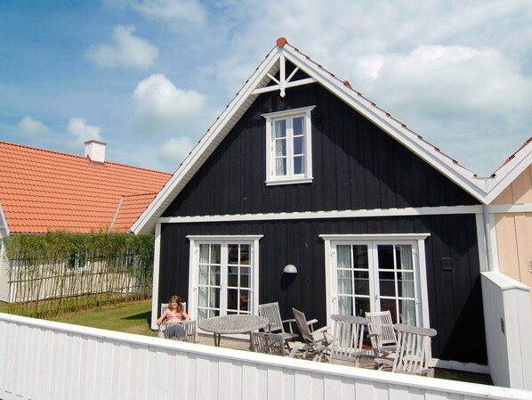 Exterior - Spacious Holiday Home in Blavand With Sauna (Blavand)
