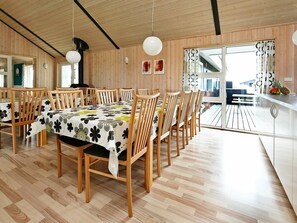 Dining - Serene Holiday Home in Harboore With Sauna & Whirlpool (Harboore)