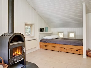 4 bedrooms, individually furnished