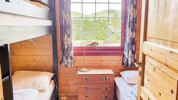 House | 3 bedrooms, individually furnished