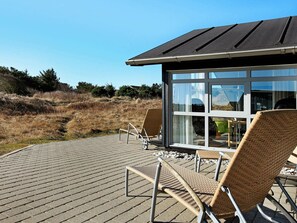 Balcony - Cozy Holiday Home in Henne Jutland With Indoor Whirlpool (Henne)