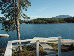 House | Property grounds - Holiday Home in GurskÃ¸y (Heroy)