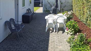 House | Outdoor dining