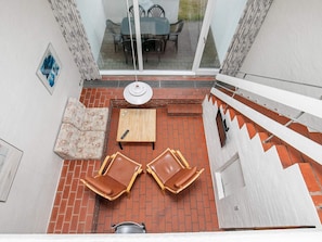 3 bedrooms, cribs/infant beds