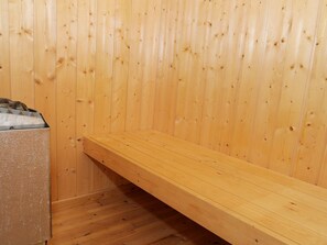 Sauna - Modern Holiday Home in Sjolund With Sauna (Sjølund)