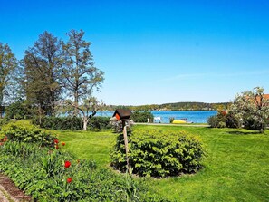 House | Property grounds - 4 Person Holiday Home in Vreta (Vreta Kloster)