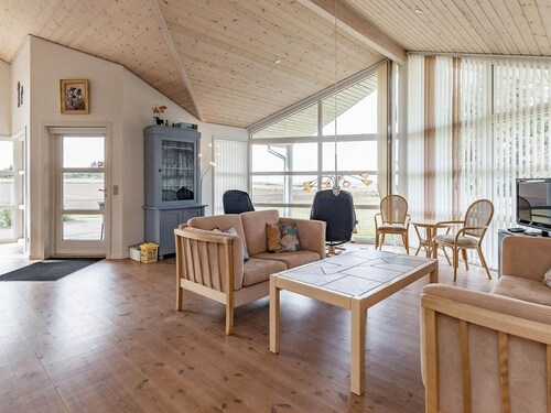 8 Person Holiday Home in Spottrup