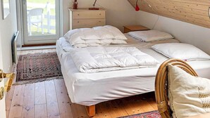 Unclassified image, 4 of 27, button - Cozy Holiday Home in Gudhjem near Golf Course (Gudhjem)