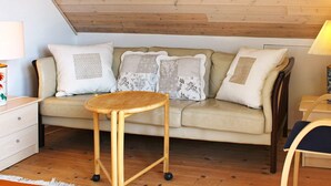 Unclassified image, 5 of 27, button - Cozy Holiday Home in Gudhjem near Golf Course (Gudhjem)