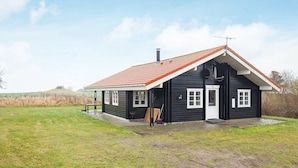 Exterior - Cozy Holiday Home in Kalundborg Denmark With Spa (Kalundborg)