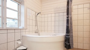 Spa treatment - Cozy Holiday Home in Kalundborg Denmark With Spa (Kalundborg)