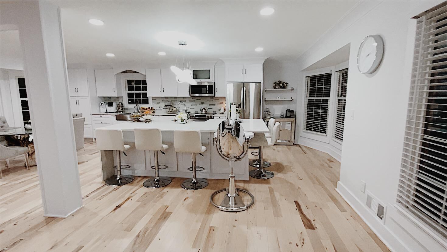 Incredible beautiful home! Great location close to KC