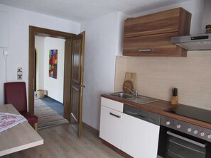 Fridge, microwave, oven - Apartment no. 2 for 4 persons - House Alexandra (Tobadill)