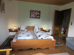 2 bedrooms, WiFi, bed sheets - Apartment no. 2 for 4 persons - House Alexandra (Tobadill)