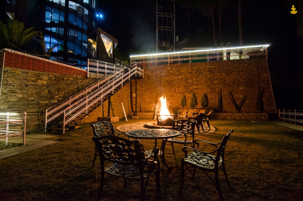 LivingStone Mountain retreat Chail Premium Plus Room