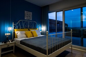 3 chambres, coffres-forts dans les chambres, fer et planche à repasser