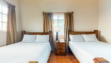 Bügeleisen/Bügelbrett, kostenloses Internet, Bettwäsche