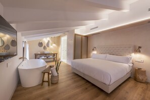 Junior Suite | Premium bedding, down comforters, minibar, in-room safe - Palau Macelli (Castello d'Empuries)