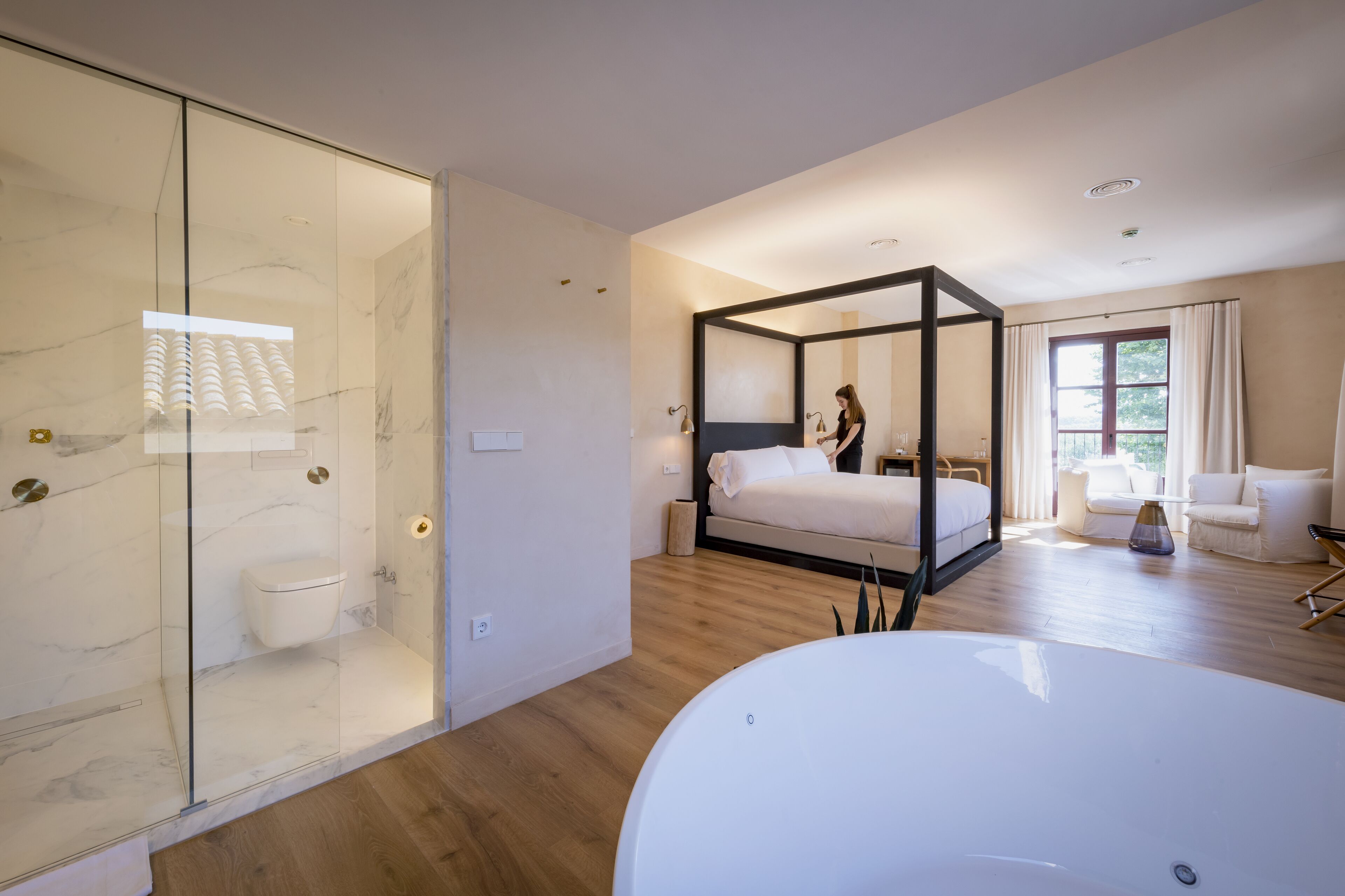 junior suite | 1 bedroom, premium bedding, down duvets, minibar